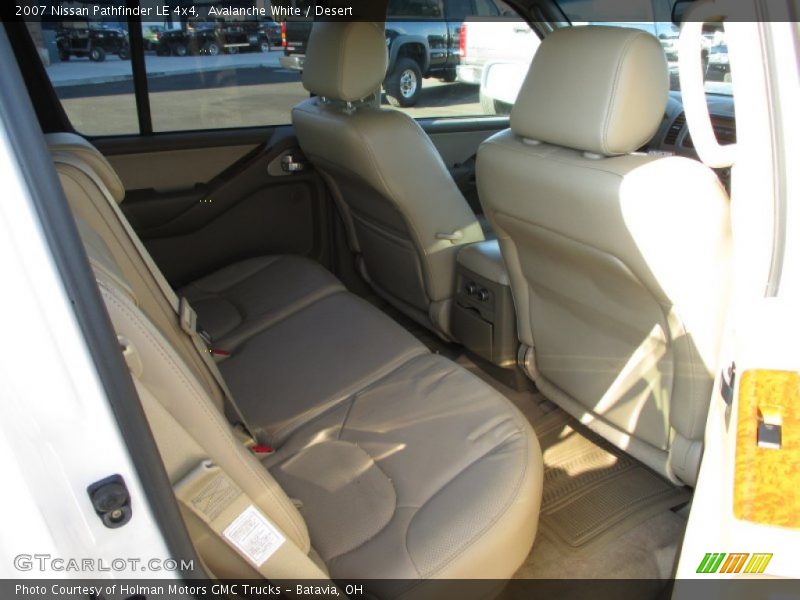 Avalanche White / Desert 2007 Nissan Pathfinder LE 4x4