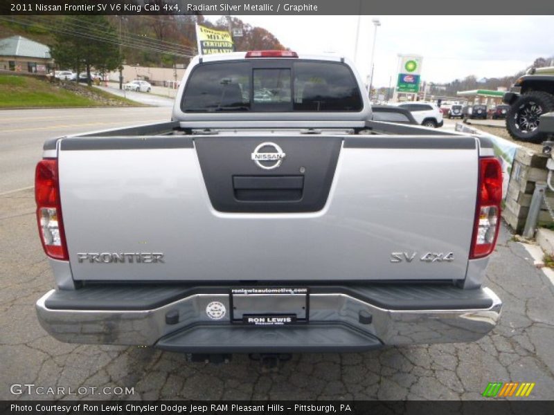 Radiant Silver Metallic / Graphite 2011 Nissan Frontier SV V6 King Cab 4x4