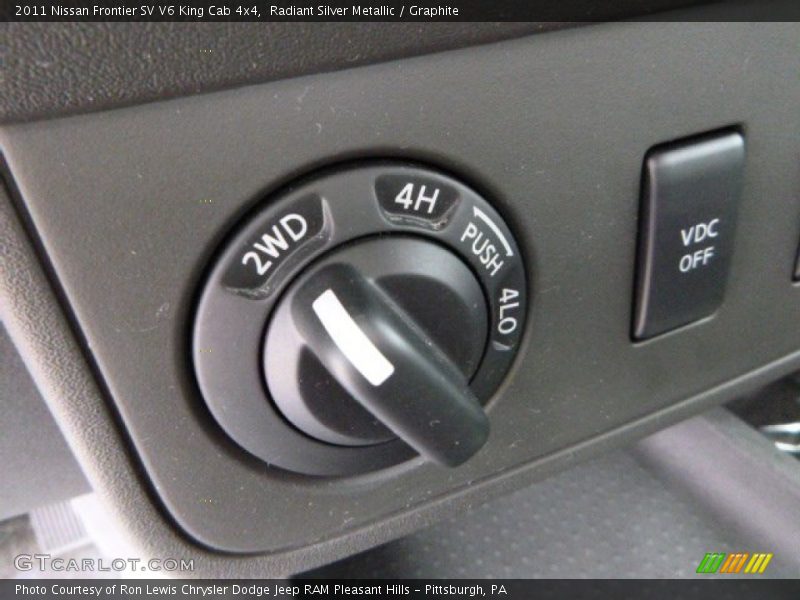 Radiant Silver Metallic / Graphite 2011 Nissan Frontier SV V6 King Cab 4x4
