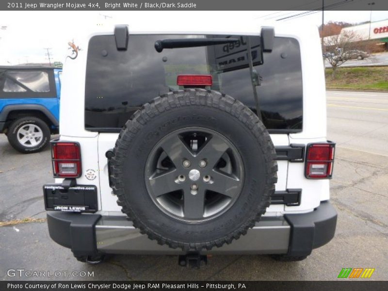 Bright White / Black/Dark Saddle 2011 Jeep Wrangler Mojave 4x4