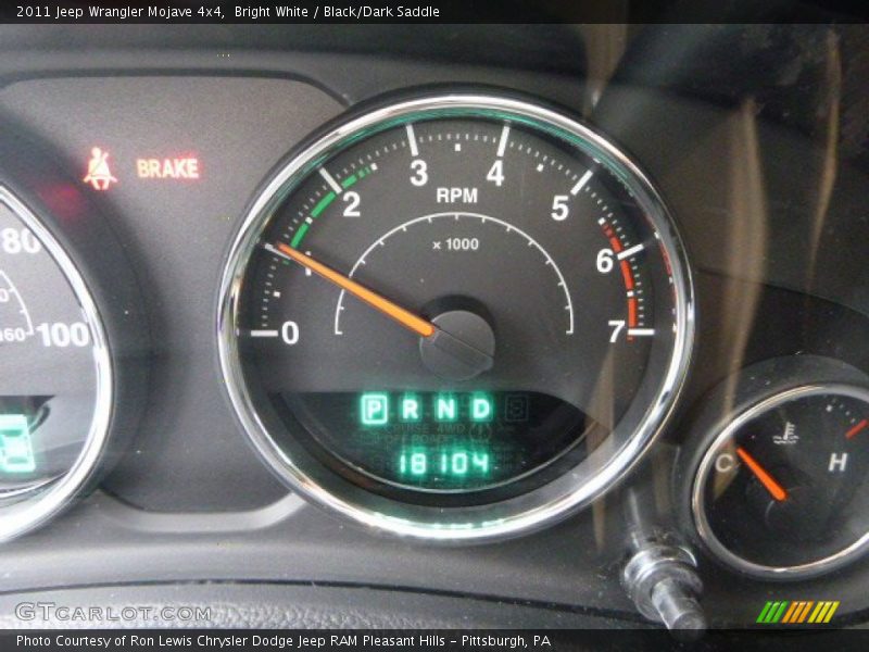 Bright White / Black/Dark Saddle 2011 Jeep Wrangler Mojave 4x4