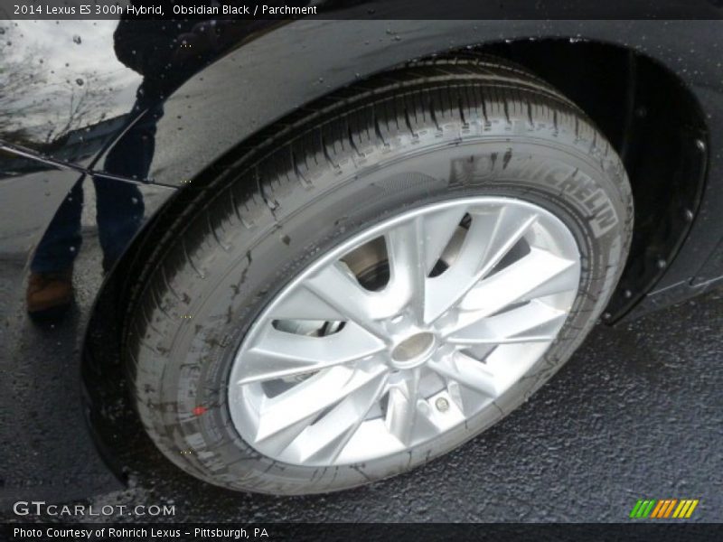  2014 ES 300h Hybrid Wheel