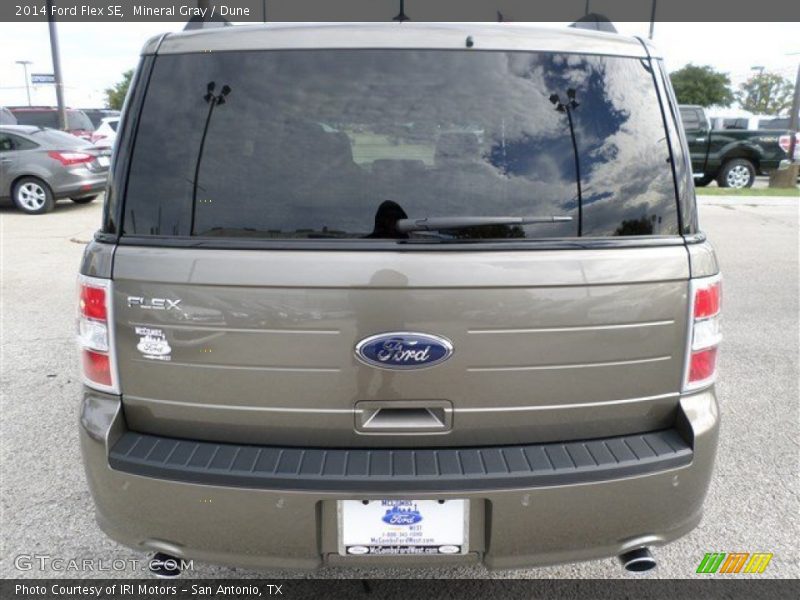 Mineral Gray / Dune 2014 Ford Flex SE