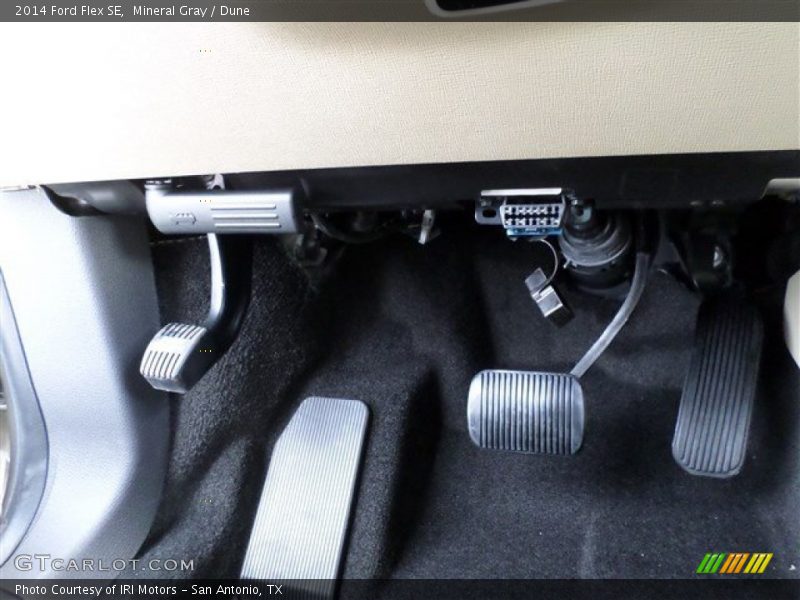 Mineral Gray / Dune 2014 Ford Flex SE