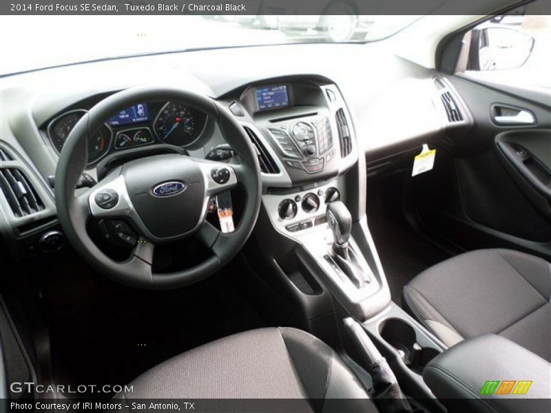 Tuxedo Black / Charcoal Black 2014 Ford Focus SE Sedan