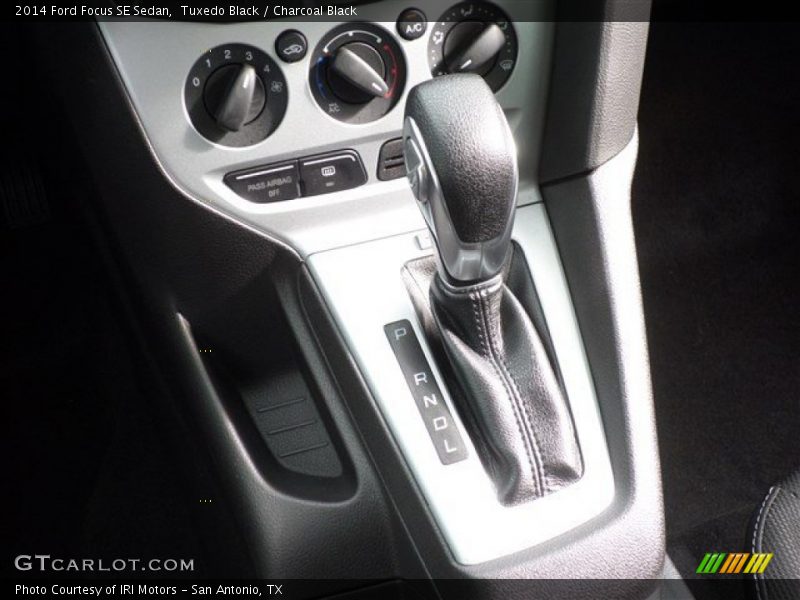 Tuxedo Black / Charcoal Black 2014 Ford Focus SE Sedan