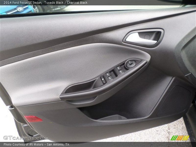 Tuxedo Black / Charcoal Black 2014 Ford Focus SE Sedan