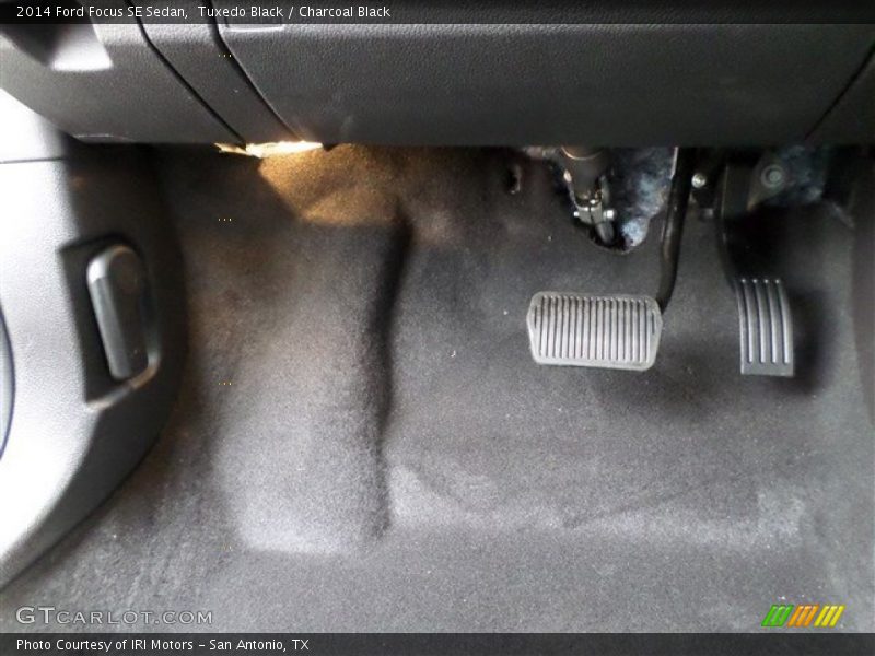 Tuxedo Black / Charcoal Black 2014 Ford Focus SE Sedan