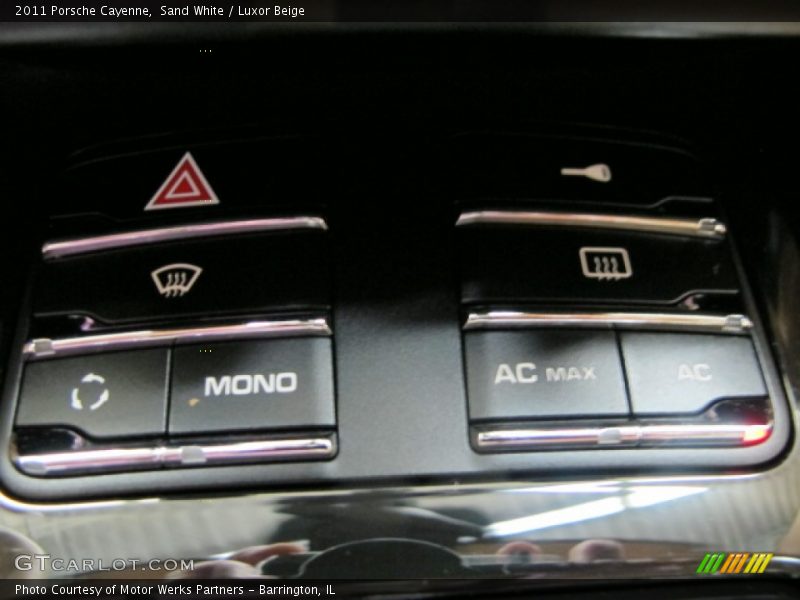 Sand White / Luxor Beige 2011 Porsche Cayenne
