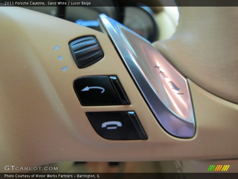 Sand White / Luxor Beige 2011 Porsche Cayenne