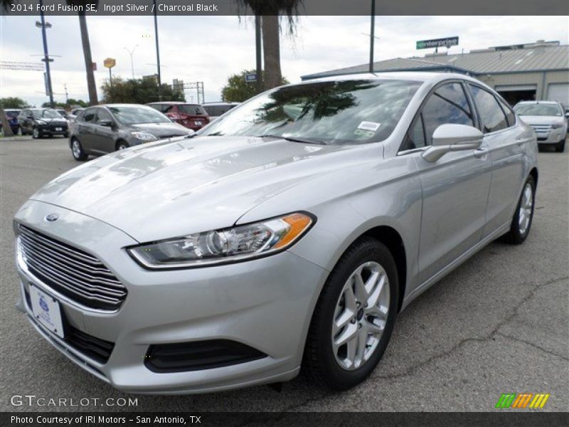 Ingot Silver / Charcoal Black 2014 Ford Fusion SE