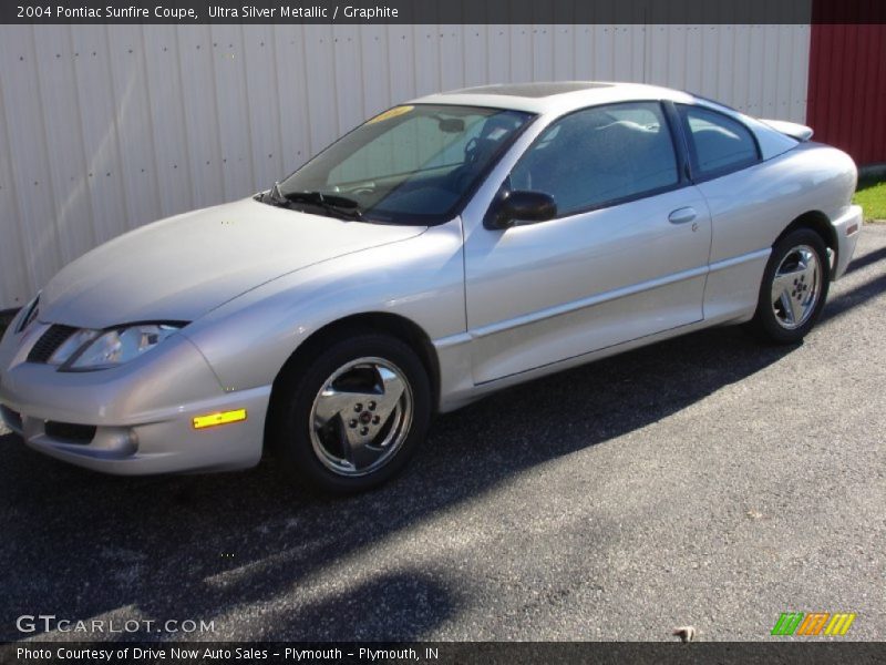 Ultra Silver Metallic / Graphite 2004 Pontiac Sunfire Coupe