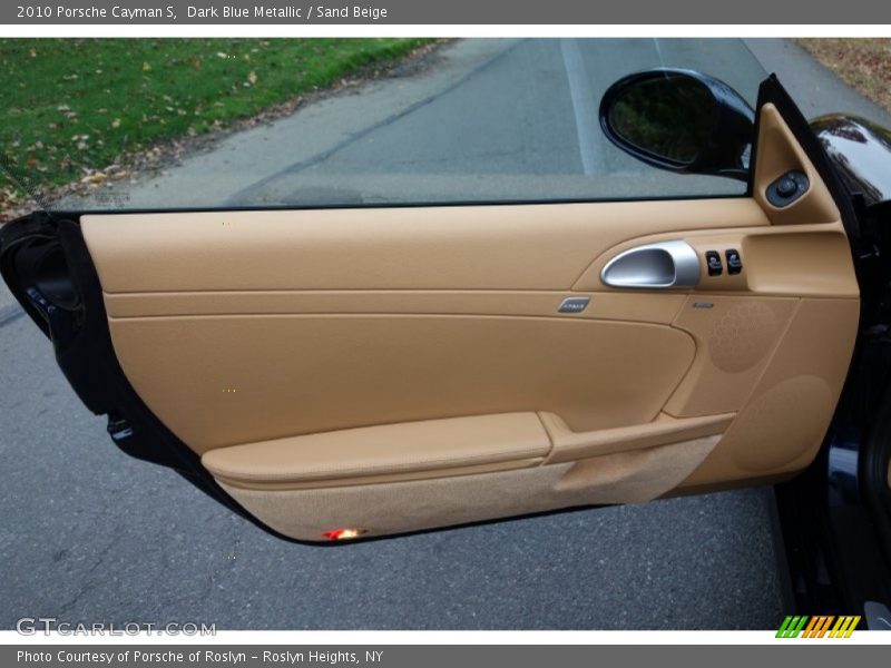 Door Panel of 2010 Cayman S