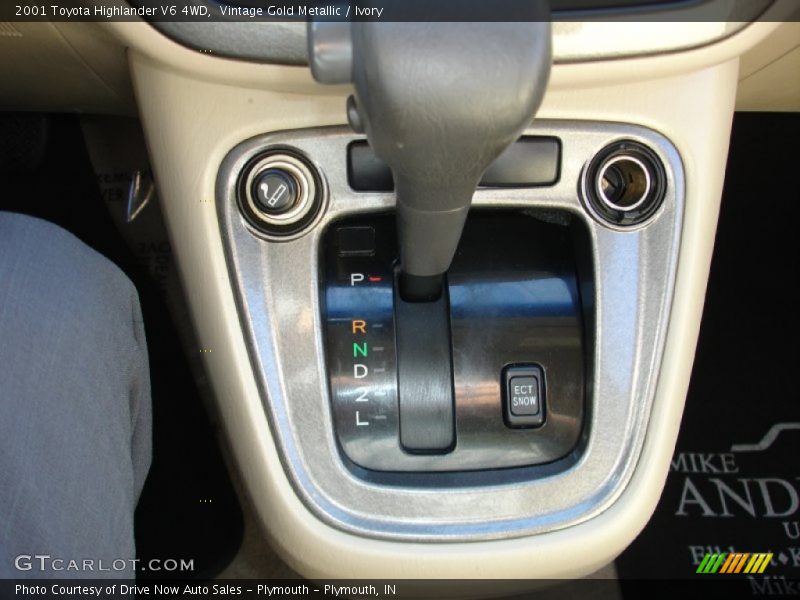 Vintage Gold Metallic / Ivory 2001 Toyota Highlander V6 4WD