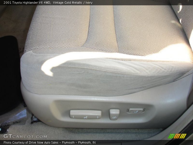 Vintage Gold Metallic / Ivory 2001 Toyota Highlander V6 4WD