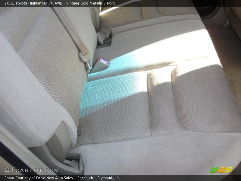 Vintage Gold Metallic / Ivory 2001 Toyota Highlander V6 4WD