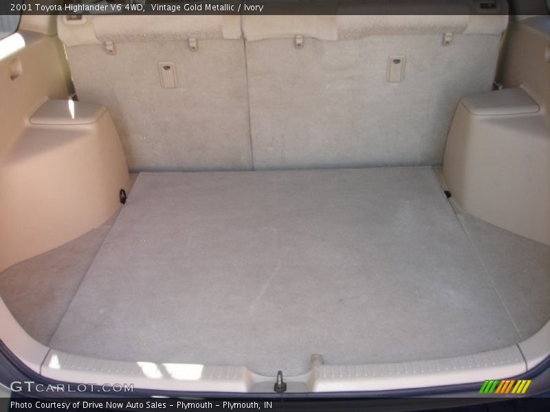 Vintage Gold Metallic / Ivory 2001 Toyota Highlander V6 4WD