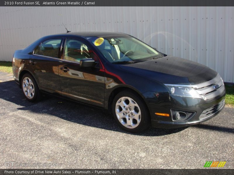 Atlantis Green Metallic / Camel 2010 Ford Fusion SE