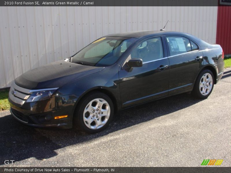 Atlantis Green Metallic / Camel 2010 Ford Fusion SE