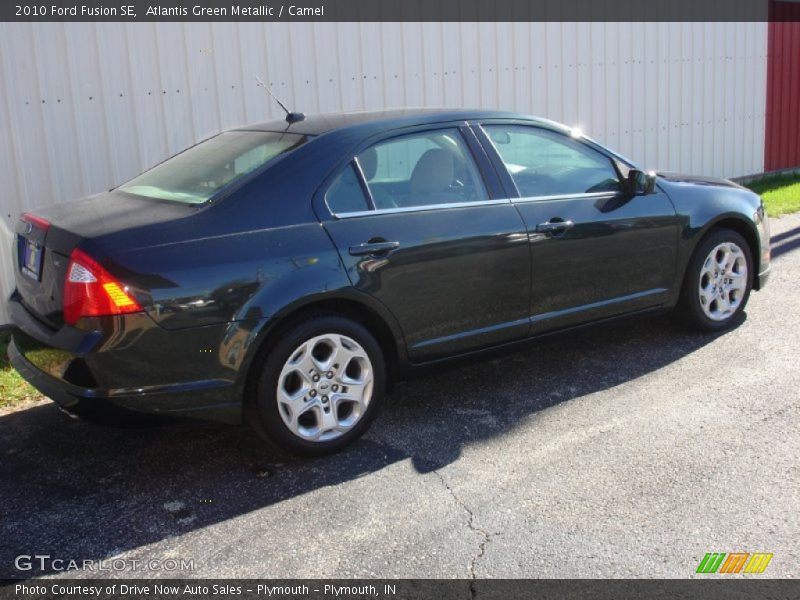 Atlantis Green Metallic / Camel 2010 Ford Fusion SE