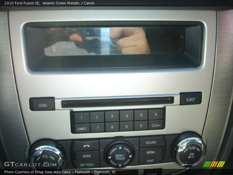 Atlantis Green Metallic / Camel 2010 Ford Fusion SE