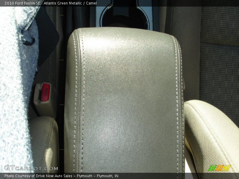 Atlantis Green Metallic / Camel 2010 Ford Fusion SE