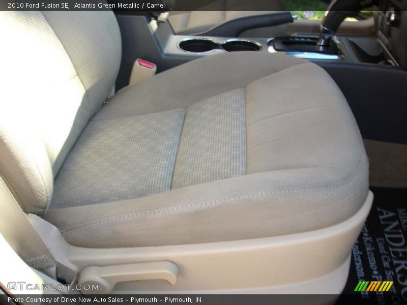 Atlantis Green Metallic / Camel 2010 Ford Fusion SE