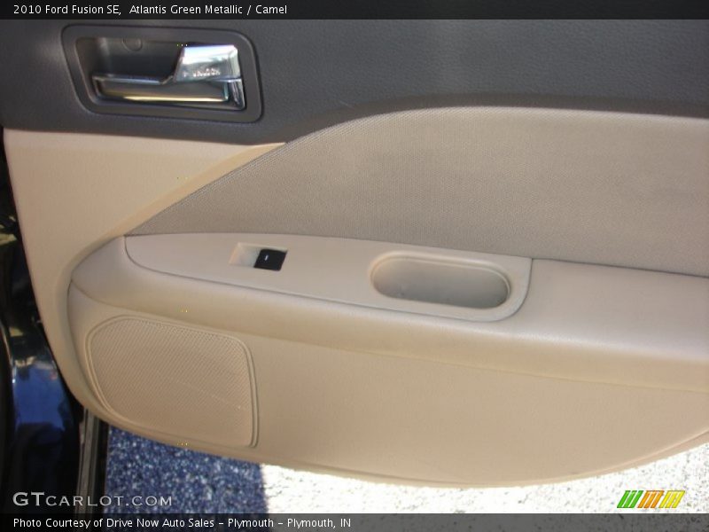 Atlantis Green Metallic / Camel 2010 Ford Fusion SE