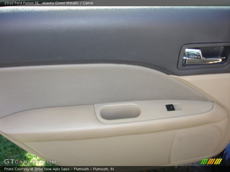 Atlantis Green Metallic / Camel 2010 Ford Fusion SE
