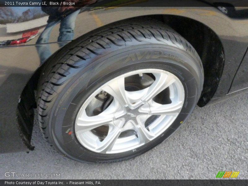Black / Bisque 2011 Toyota Camry LE