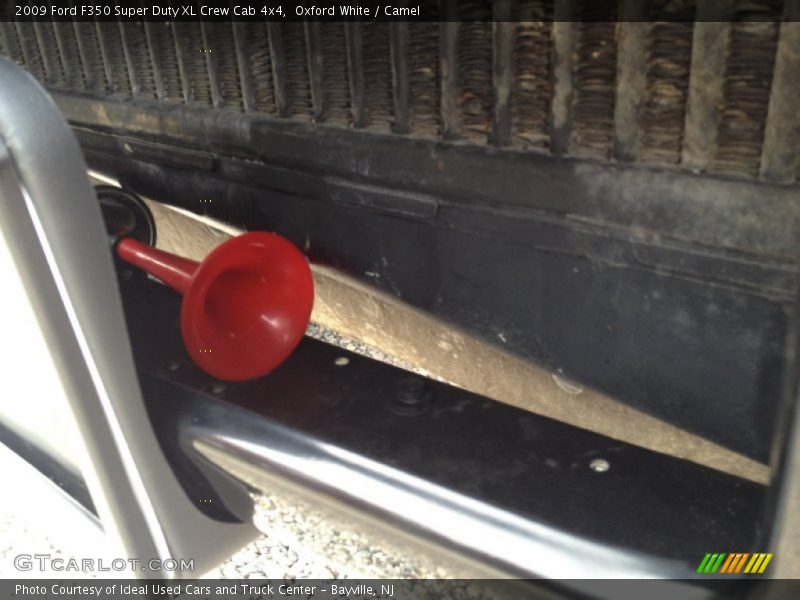 Oxford White / Camel 2009 Ford F350 Super Duty XL Crew Cab 4x4