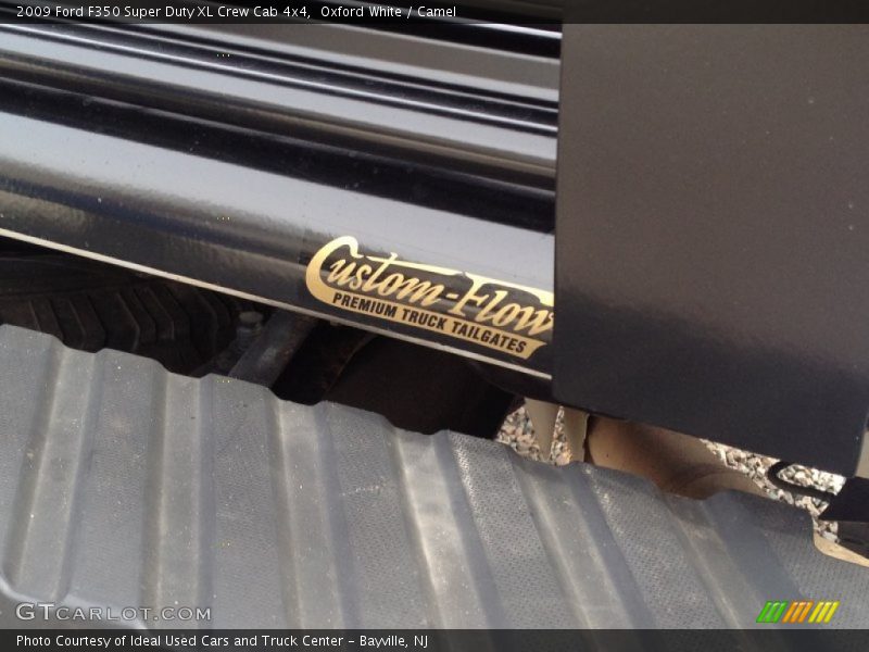 Oxford White / Camel 2009 Ford F350 Super Duty XL Crew Cab 4x4