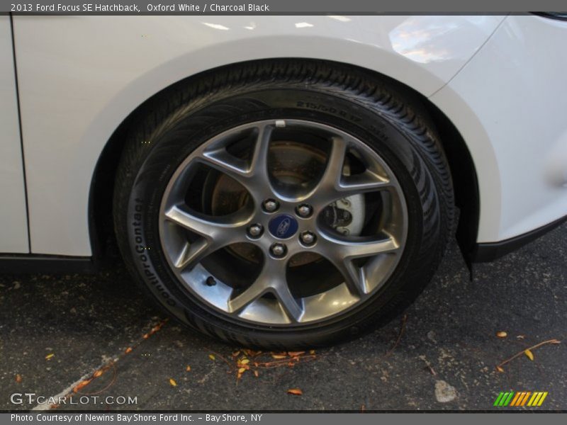 Oxford White / Charcoal Black 2013 Ford Focus SE Hatchback