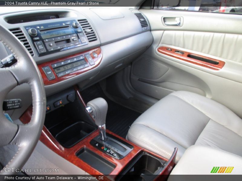 Phantom Gray Pearl / Stone 2004 Toyota Camry XLE