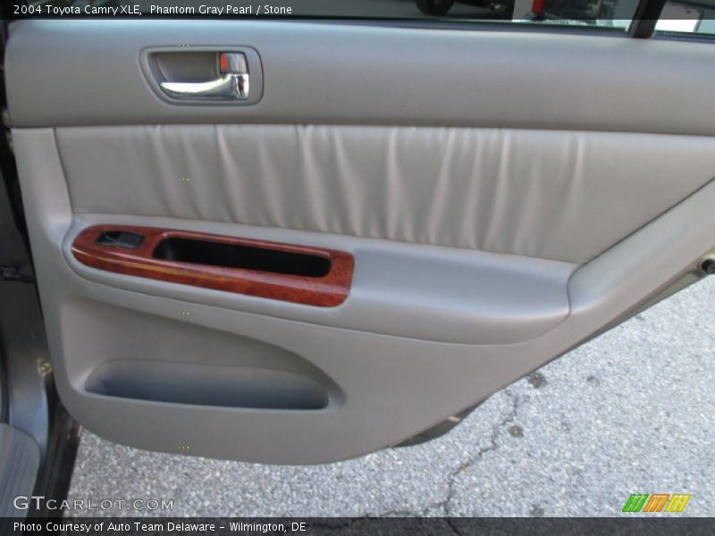 Phantom Gray Pearl / Stone 2004 Toyota Camry XLE