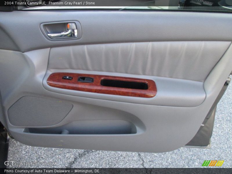 Phantom Gray Pearl / Stone 2004 Toyota Camry XLE