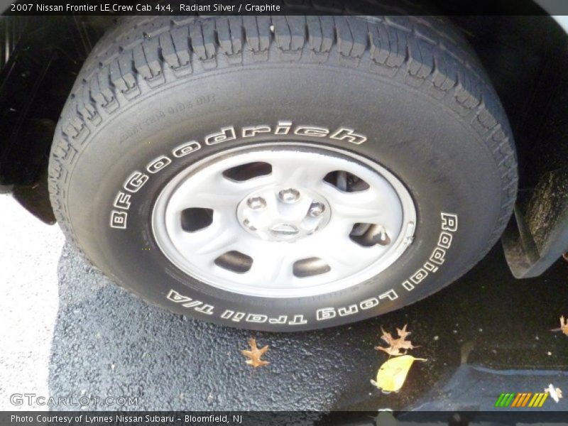 Radiant Silver / Graphite 2007 Nissan Frontier LE Crew Cab 4x4