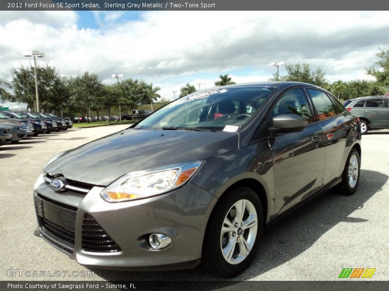 Sterling Grey Metallic / Two-Tone Sport 2012 Ford Focus SE Sport Sedan