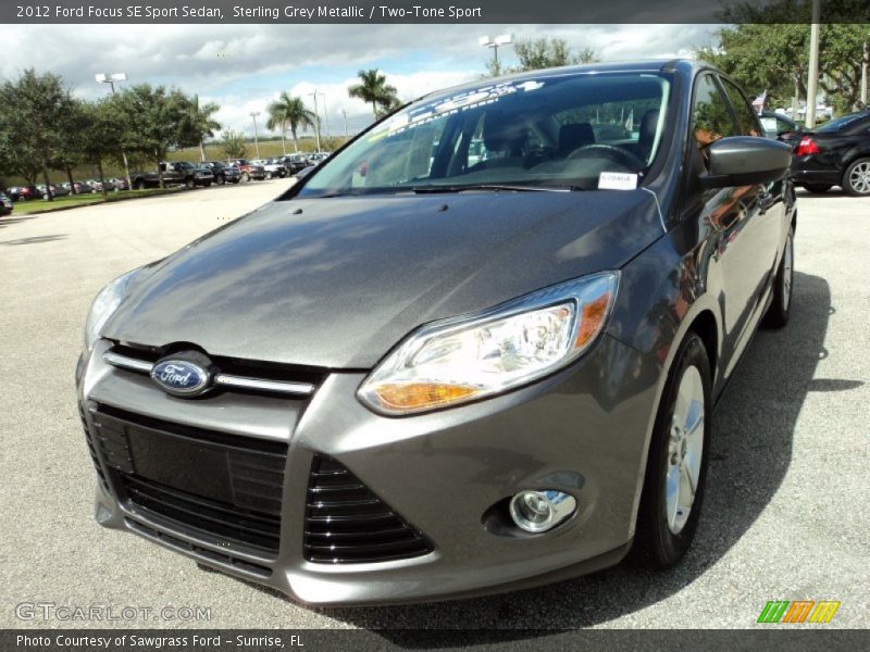 Sterling Grey Metallic / Two-Tone Sport 2012 Ford Focus SE Sport Sedan