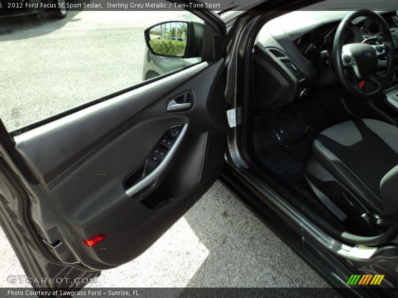 Sterling Grey Metallic / Two-Tone Sport 2012 Ford Focus SE Sport Sedan