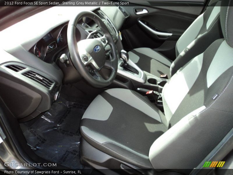 Sterling Grey Metallic / Two-Tone Sport 2012 Ford Focus SE Sport Sedan