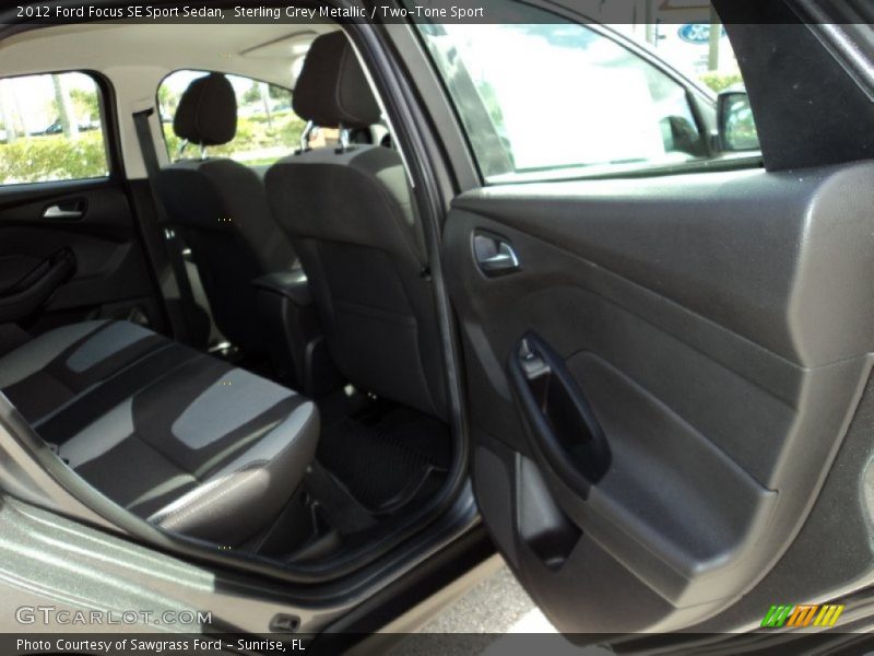 Sterling Grey Metallic / Two-Tone Sport 2012 Ford Focus SE Sport Sedan