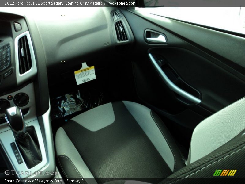 Sterling Grey Metallic / Two-Tone Sport 2012 Ford Focus SE Sport Sedan