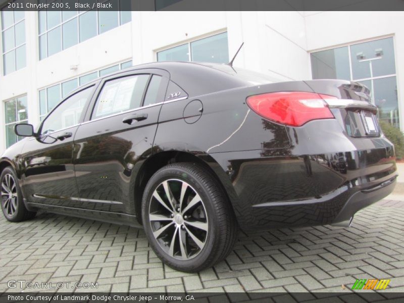 Black / Black 2011 Chrysler 200 S