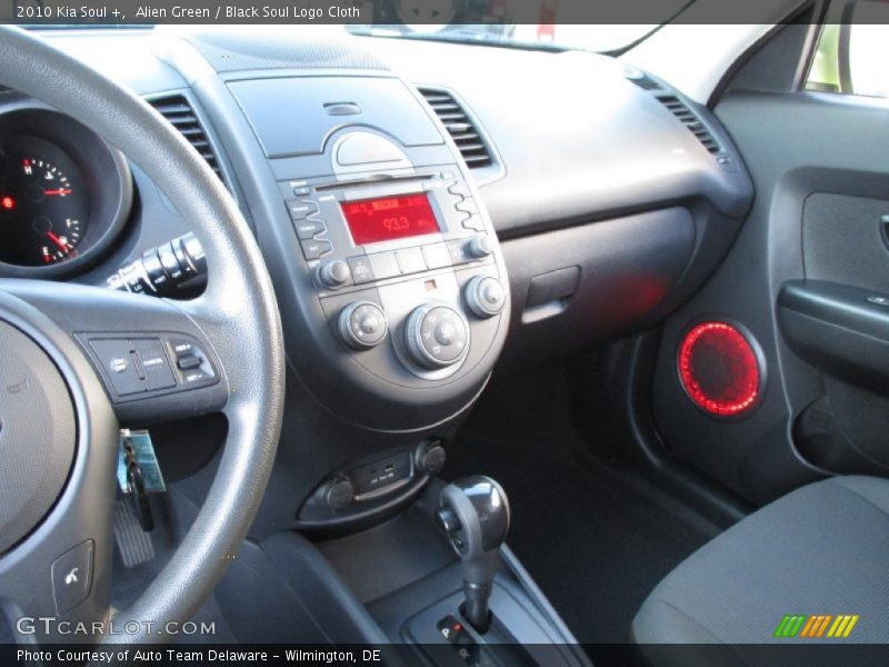 Alien Green / Black Soul Logo Cloth 2010 Kia Soul +