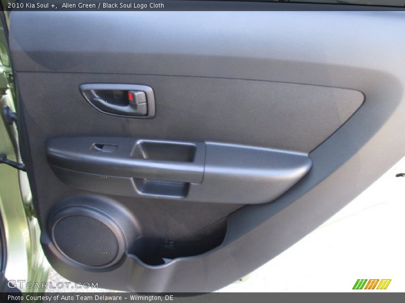 Alien Green / Black Soul Logo Cloth 2010 Kia Soul +