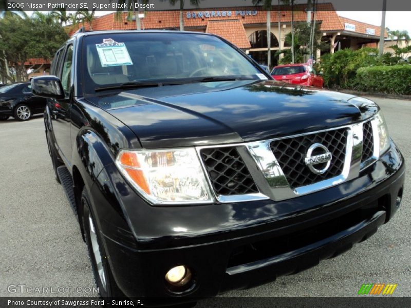 Super Black / Desert 2006 Nissan Pathfinder SE