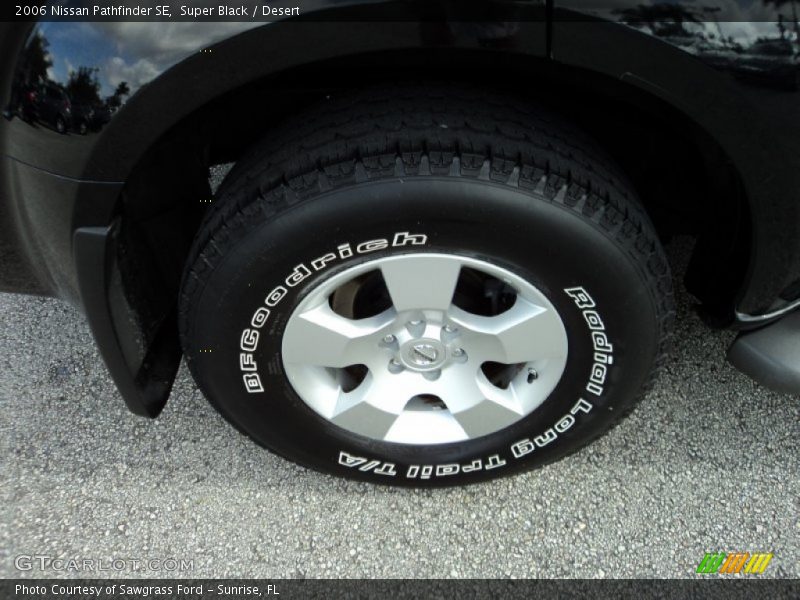 Super Black / Desert 2006 Nissan Pathfinder SE