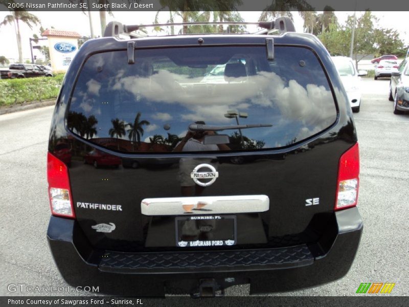 Super Black / Desert 2006 Nissan Pathfinder SE