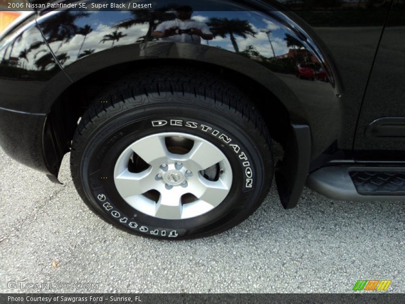 Super Black / Desert 2006 Nissan Pathfinder SE